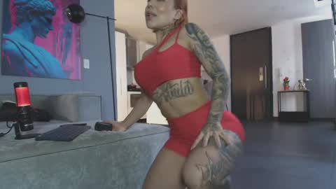 Snapshot of milliejhonson chatting on 17, 2, 2025 Mila online show from 17, 2, 2025