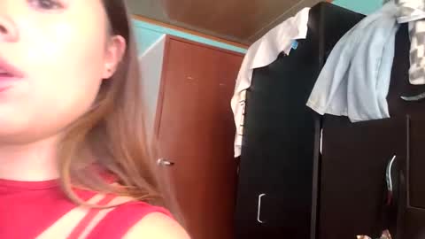 Snapshot of milliesweet77 chatting on 25, 11, 2025 milli online show from 25, 11, 2025