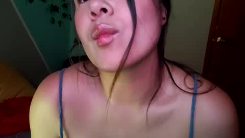 Snapshot of milliesweet77 chatting on 28, 11, 2025 milli online show from 28, 11, 2025