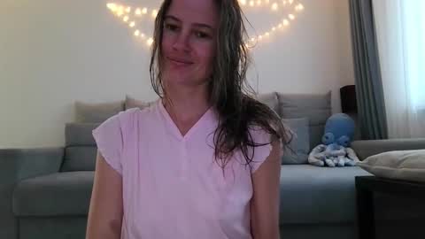 milly_browski online show from 16, 9, 2025