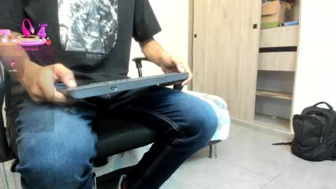 Milo Cruz online show from 3, 4, 2026