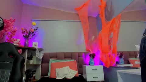  Milu Belucci  online show from 18, 10, 2025