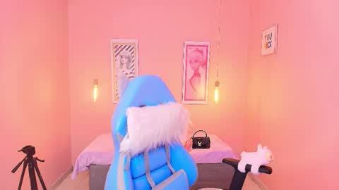 milu_carbajal_x online show from 12, 2, 2026