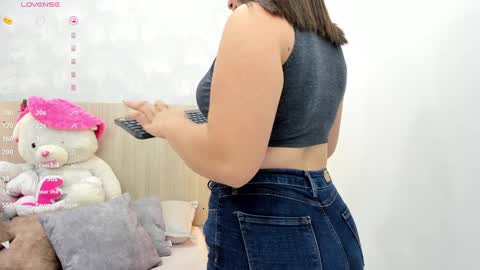 Milu Gomez online show from 29, 12, 2024