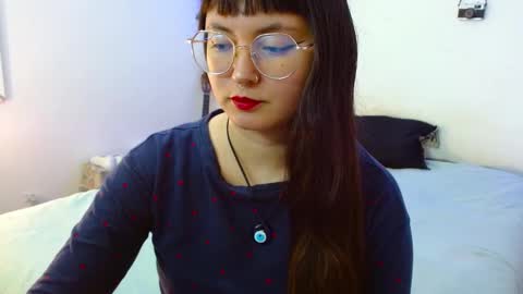 mily_baker online show from 18, 12, 2024