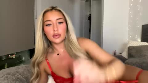 Snapshot of mimi_monroe1 chatting on 11, 1, 2026 Mimi Monroe online show from 11, 1, 2026