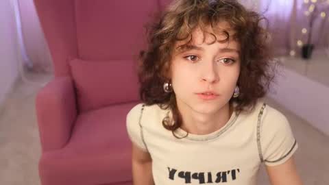 Snapshot of mimilicks chatting on 10, 9, 2025 IRIS online show from 10, 9, 2025