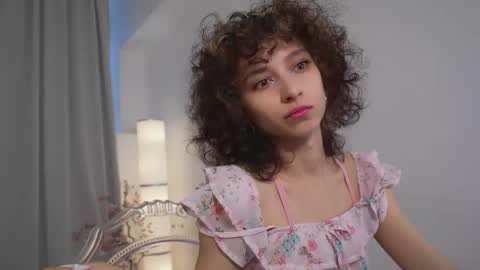 Snapshot of mimilicks chatting on 13, 9, 2025 IRIS online show from 13, 9, 2025