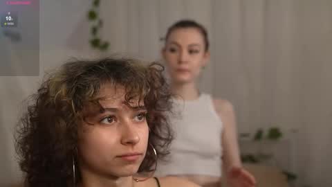 Snapshot of mimilicks chatting on 7, 10, 2025 IRIS online show from 7, 10, 2025