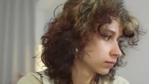 Snapshot of mimilicks chatting on 13, 10, 2025 IRIS online show from 13, 10, 2025