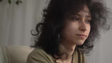 Snapshot of mimilicks chatting on 8, 11, 2025 IRIS online show from 8, 11, 2025