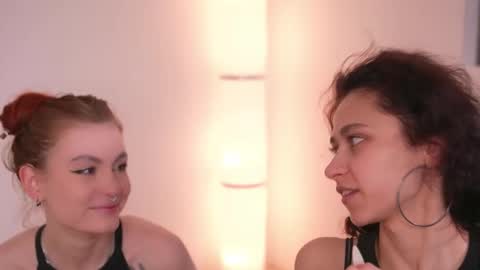 Snapshot of mimilicks chatting on 17, 11, 2025 IRIS online show from 17, 11, 2025