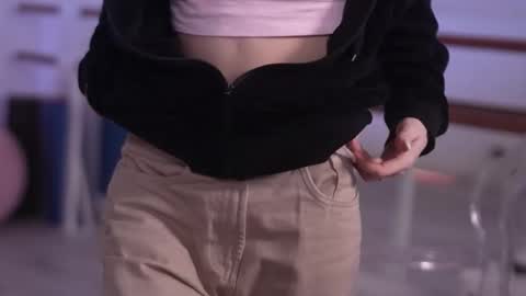 Snapshot of mimilicks chatting on 19, 11, 2025 IRIS online show from 19, 11, 2025