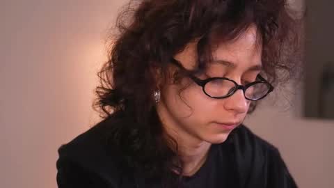 Snapshot of mimilicks chatting on 22, 11, 2025 IRIS online show from 22, 11, 2025