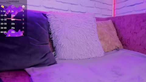 Minji online show from 7, 1, 2025