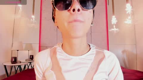 Minji online show from 19, 1, 2025