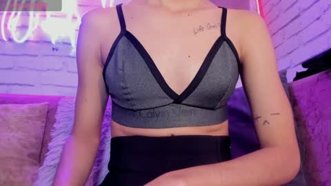 Minji online show from 22, 1, 2025