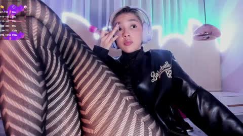 Minji online show from 28, 1, 2025