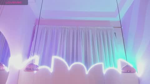 Minji online show from 1, 2, 2025