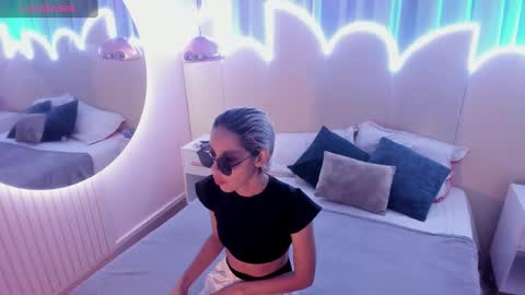 Minji online show from 17, 2, 2025