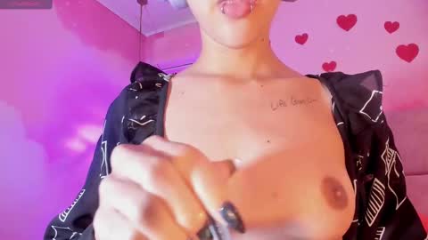 Minji online show from 11, 3, 2025