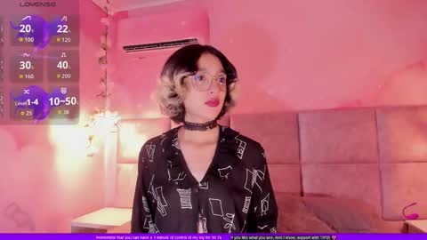 Minji online show from 3, 10, 2025