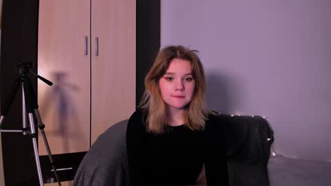 hi Im Mina  online show from 9, 12, 2024