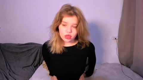 hi Im Mina  online show from 16, 12, 2024