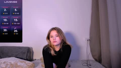 hi Im Mina  online show from 24, 12, 2024