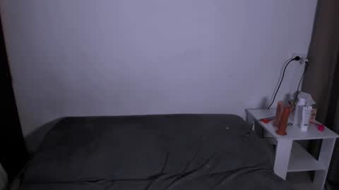 hi Im Mina  online show from 7, 2, 2025