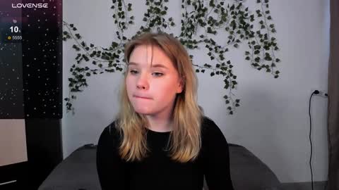 hi Im Mina  online show from 24, 2, 2025