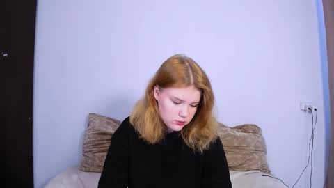 hi Im Mina  online show from 11, 9, 2025