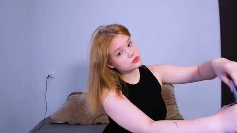 hi Im Mina  online show from 14, 10, 2025