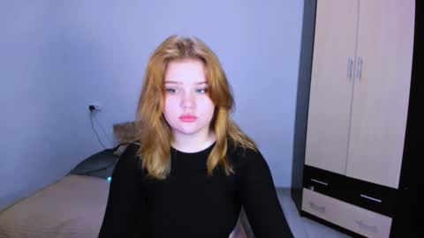 hi Im Mina  online show from 3, 12, 2025