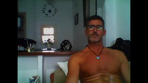 Snapshot of mindthestep chatting on 11, 10, 2025 MIND online show from 11, 10, 2025