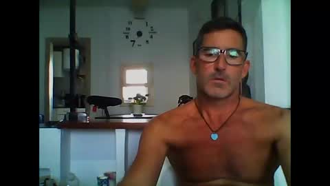 Snapshot of mindthestep chatting on 16, 10, 2025 MIND online show from 16, 10, 2025