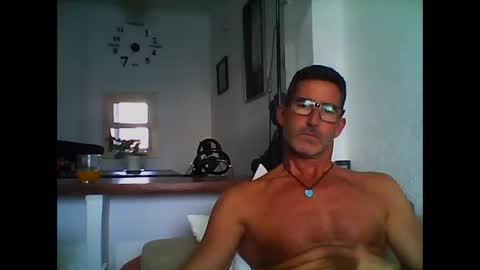 Snapshot of mindthestep chatting on 23, 10, 2025 MIND online show from 23, 10, 2025