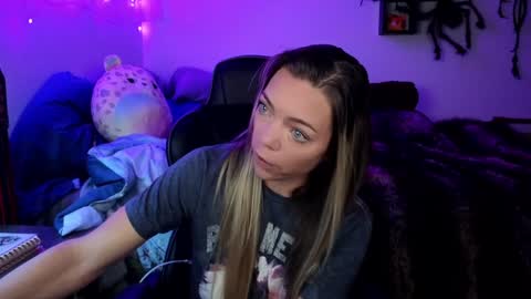 Mindy Mars online show from 3, 1, 2025