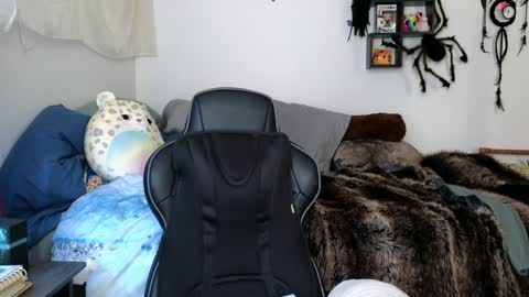 Mindy Mars online show from 3, 1, 2025