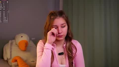 Snapshot of minhgrow chatting on 7, 3, 2026 Mary online show from 7, 3, 2026