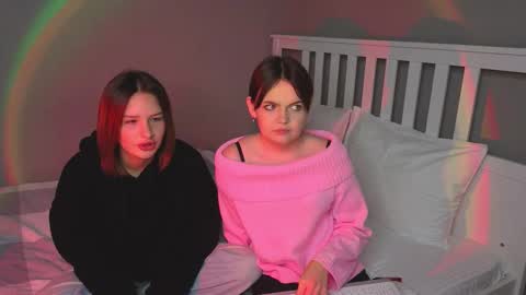 KarinaLeila online show from 17, 9, 2025