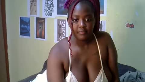 Snapshot of mini_karee chatting on 5, 3, 2026 mini_karee online show from 5, 3, 2026