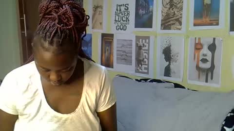 Snapshot of mini_karee chatting on 24, 3, 2026 mini_karee online show from 24, 3, 2026