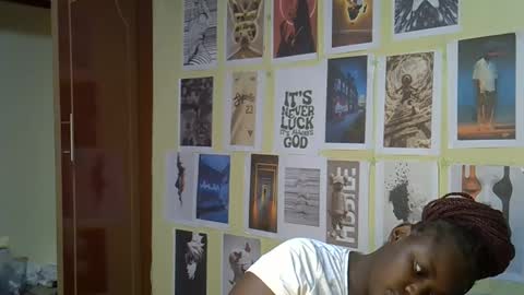 Snapshot of mini_karee chatting on 24, 3, 2026 mini_karee online show from 24, 3, 2026