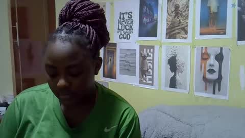 Snapshot of mini_karee chatting on 25, 3, 2026 mini_karee online show from 25, 3, 2026