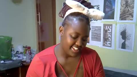 Snapshot of mini_karee chatting on 4, 4, 2026 mini_karee online show from 4, 4, 2026