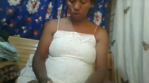 Snapshot of minie4tina chatting on 10, 11, 2025 Minie4Tina online show from 10, 11, 2025