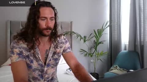   Mini Mila Kunis ft Ashton Katchero. Follow me to stay in touch  online show from 16, 11, 2025