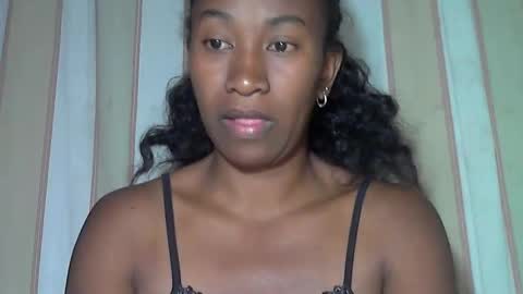 Snapshot of minouch211907 chatting on 15, 9, 2025 minouch211907 online show from 15, 9, 2025