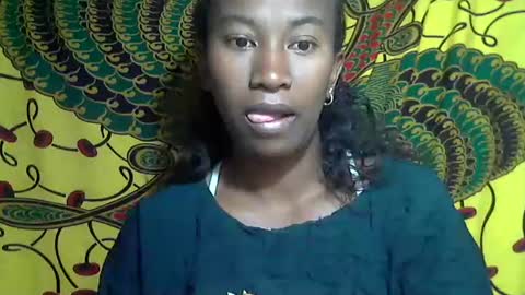 Snapshot of minouch211907 chatting on 13, 10, 2025 minouch211907 online show from 13, 10, 2025